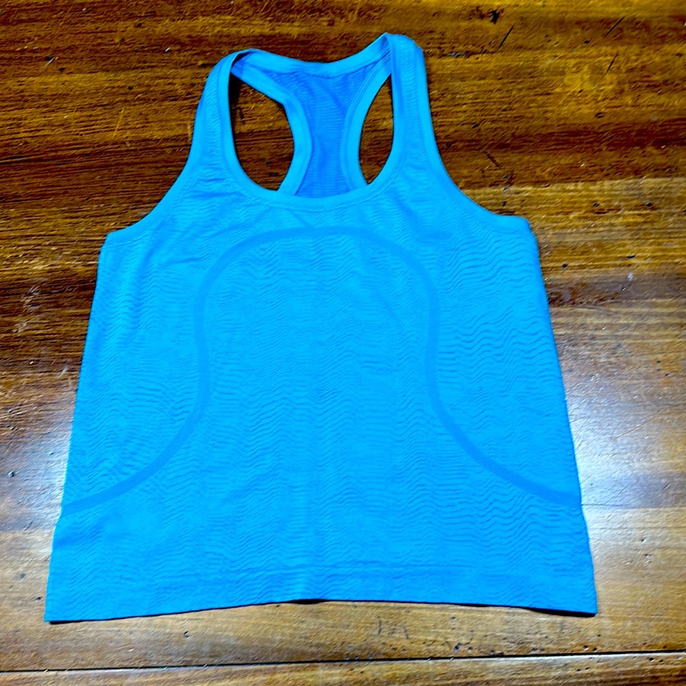Lululemon blue workout tank size 6